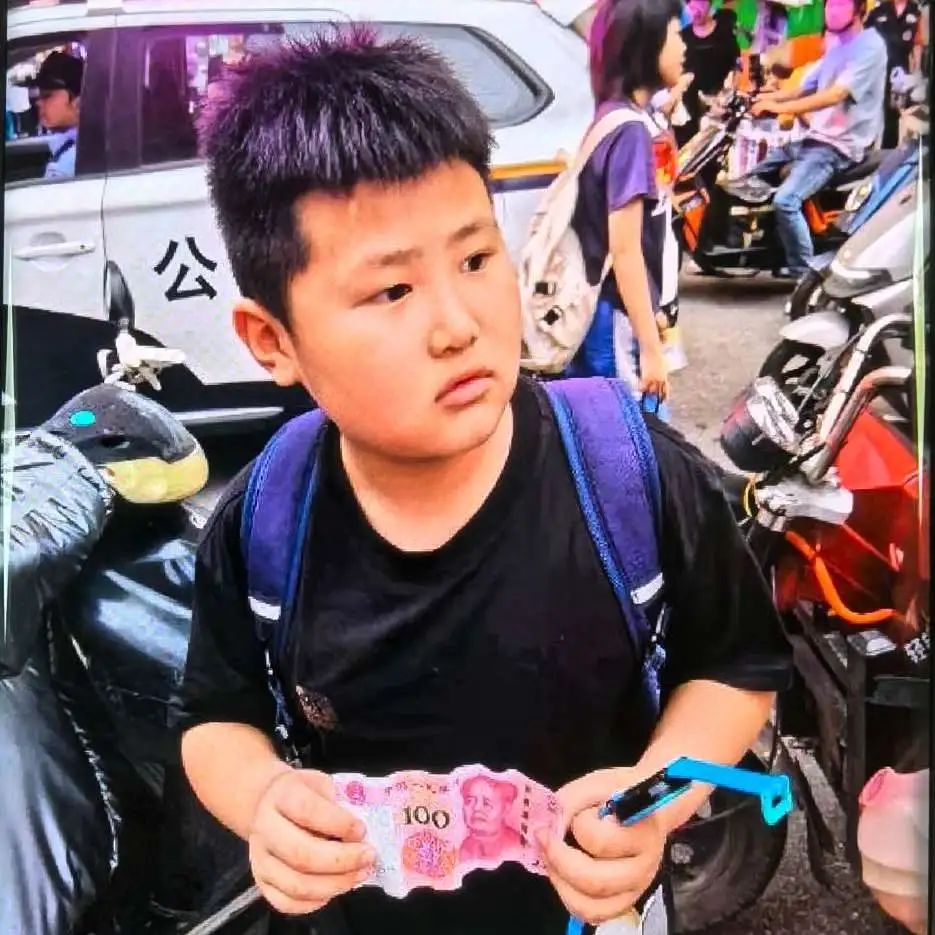 DƬ